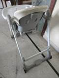 R FOR RABBIT Marshmallow Baby High Chair featuring comfortable seating, a feeding tray, supportive footrest and sturdy frame, creating a practical setup for your baby’s everyday meals and feeding routine.