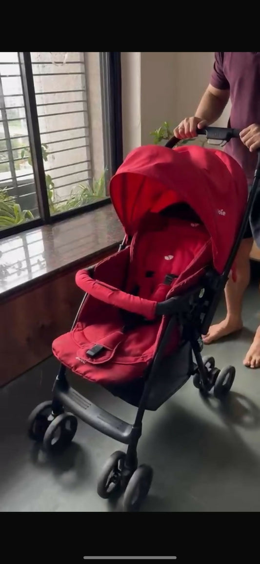 Joie Mirus stroller – reversible, lightweight, and travel-ready comfort for everyday adventures.

