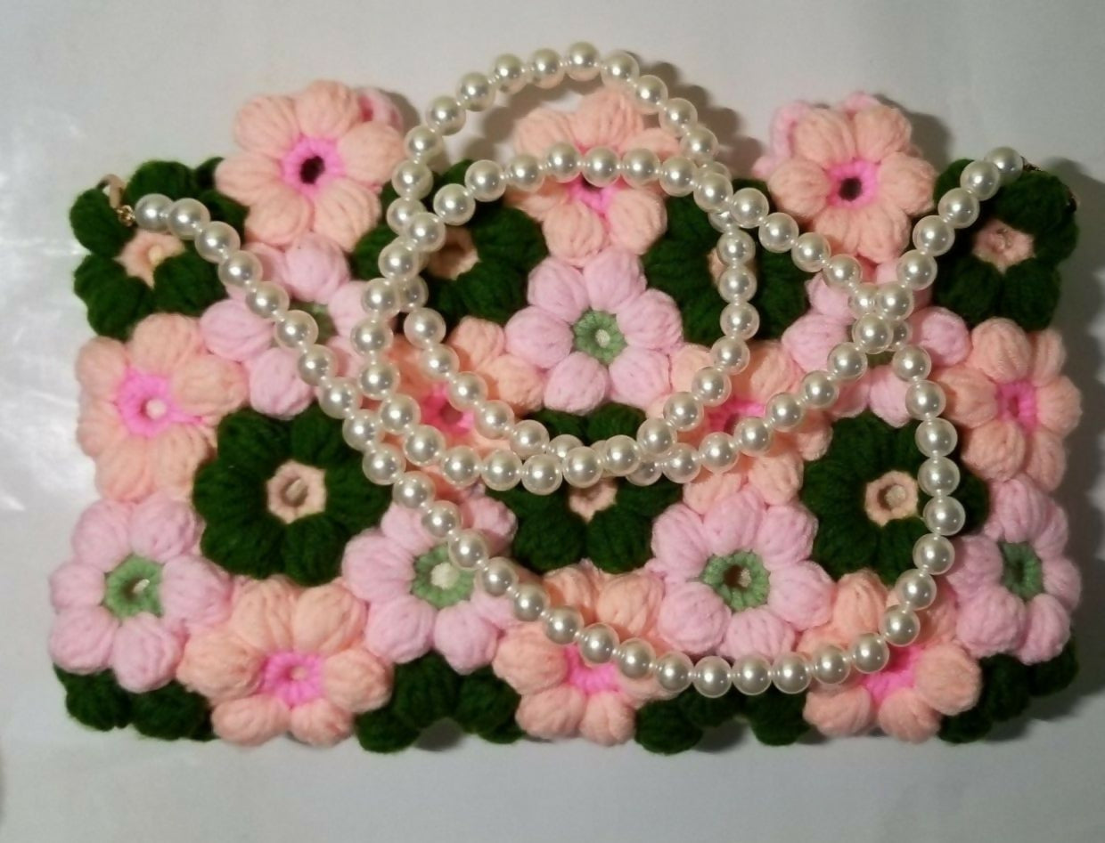 Our handmade crochet handbags are a blend of traditional craftsmanship and modern style. 
