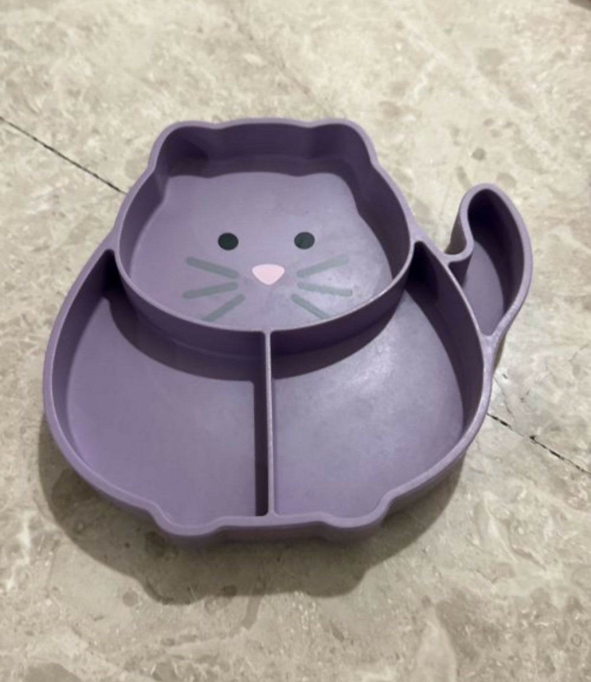 Silicone feeding set made from food-grade BPA-free silicone, including essential mealtime accessories with a soft, durable, and easy-to-clean design for babies and toddlers.