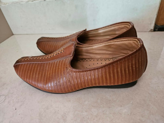 Step into comfort and style with Jyoti Comfort Sole Jooti, the perfect blend of tradition and support for boys!