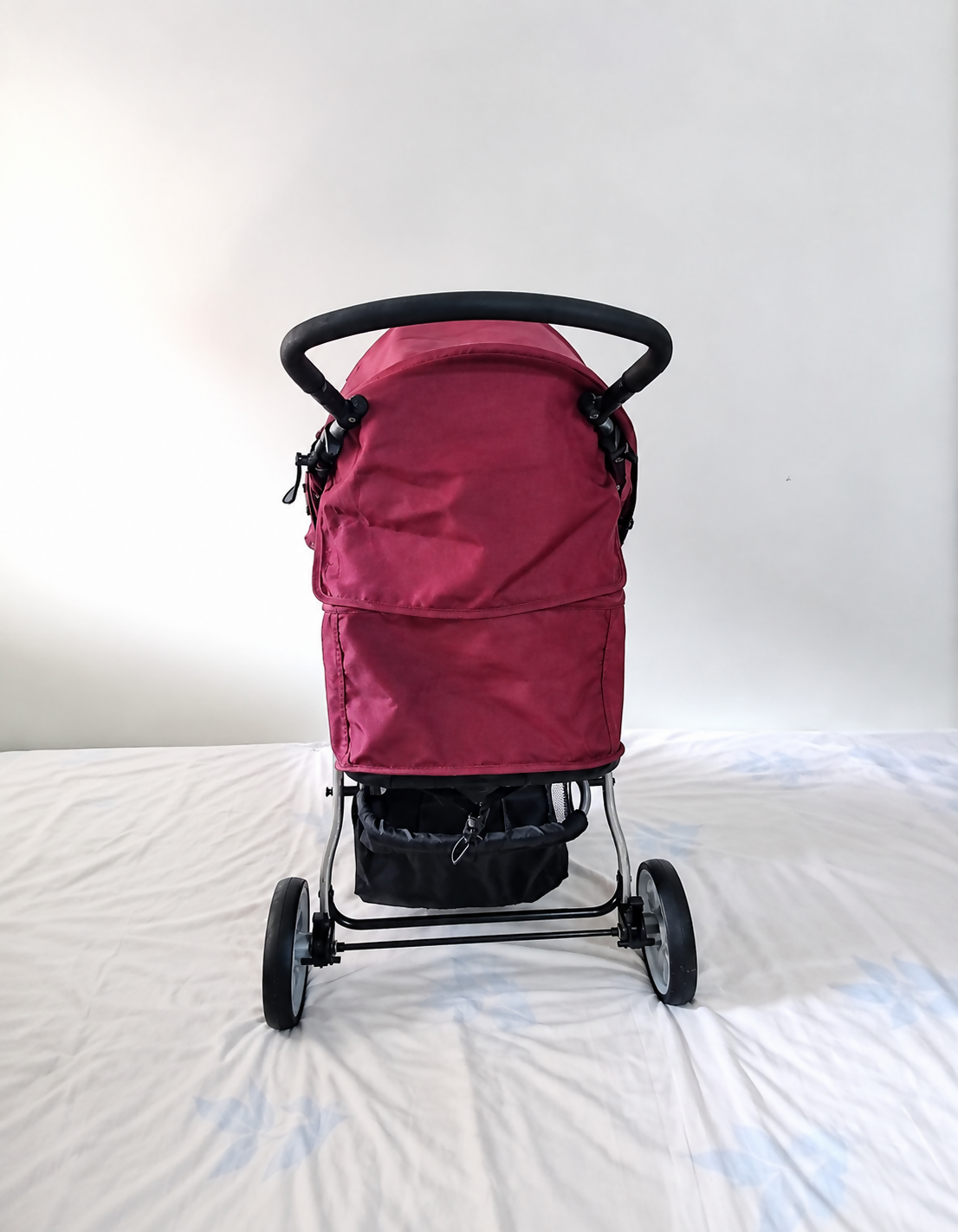 Sweet Cherry SCR6 S301 Baby Stroller/Pram B154 featuring a reversible design, reclining seat, protective canopy and 3-wheel setup for comfortable and convenient everyday outings with your baby.