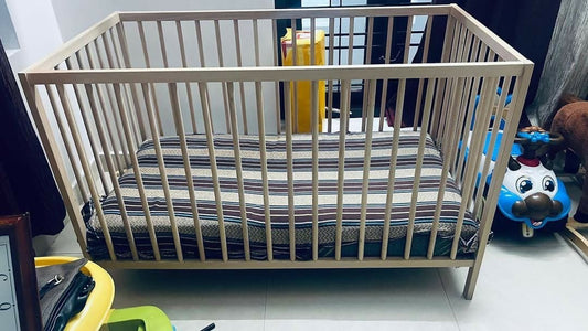 Ensure a cozy and safe sleep for your baby with the IKEA Singular Baby Cot/Crib – complete with a mattress and elastic fitted bed sheet. Perfect dimensions (60*120 cm) for a comfortable and stylish nursery addition.