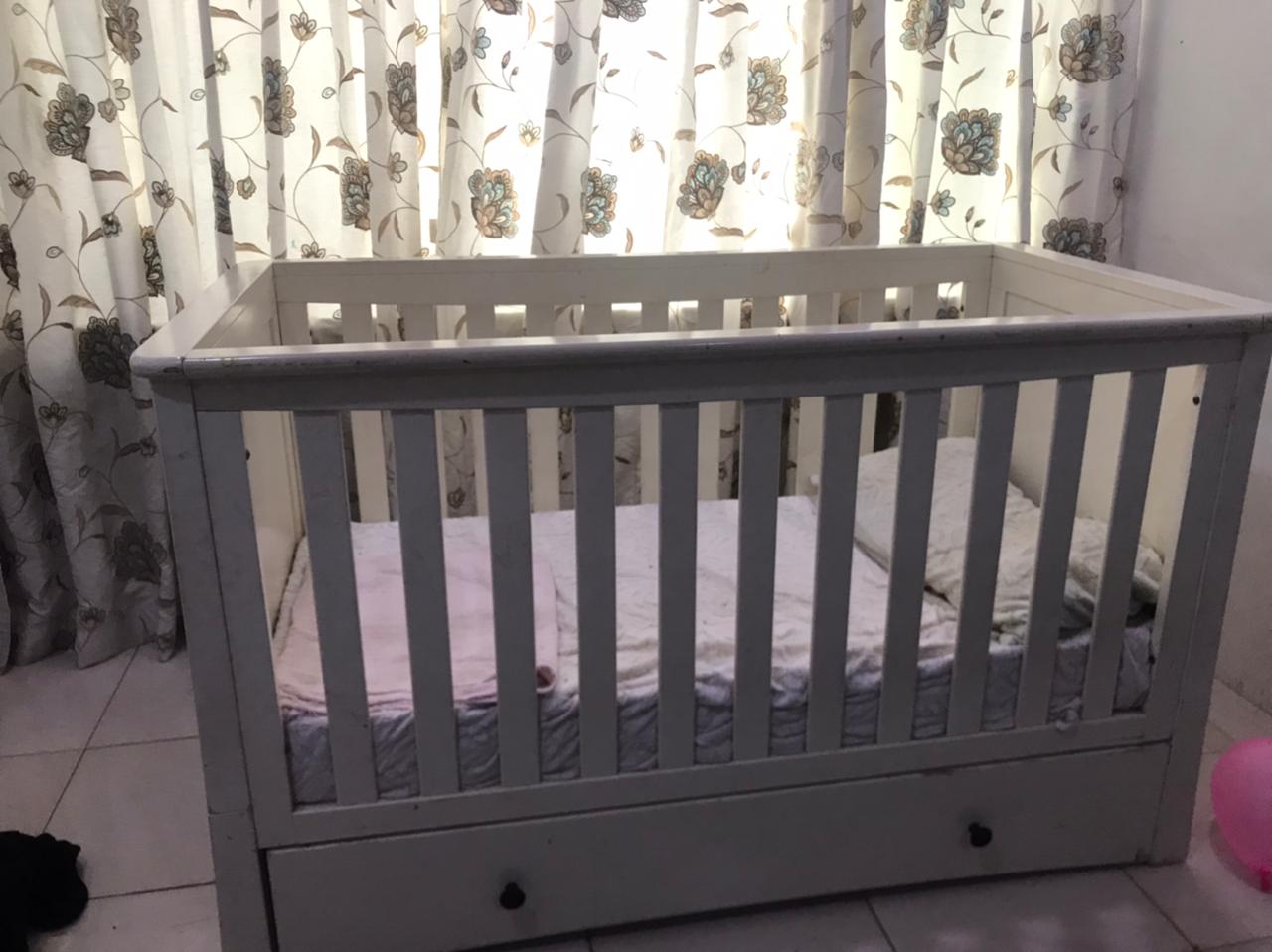 Shop now for the MOTHERCARE Harrogate Crib and Cot Bed, offering timeless elegance and versatility for your growing child!