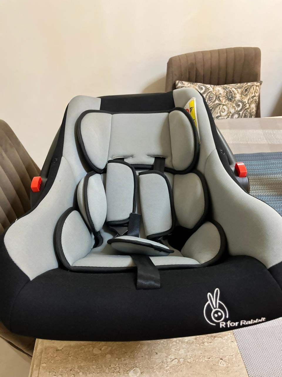 R for Rabbit Picaboo Car Seat for Baby – Safe and ergonomic car seat with 5-point harness, adjustable recline, and easy installation.