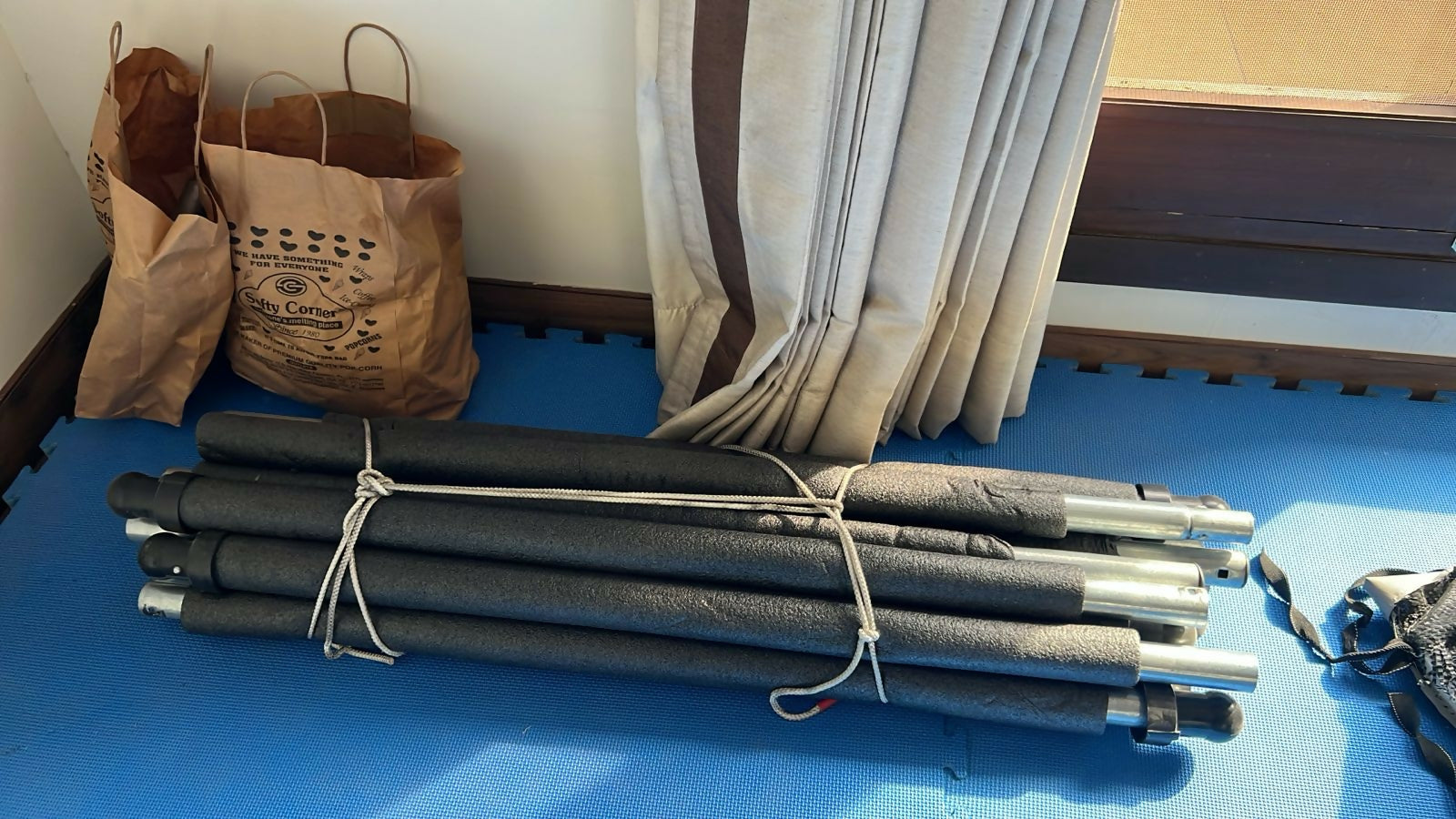 DECATHLON Trampoline with Netting, Supports up to 150 kg, 360° Tool-Free Design