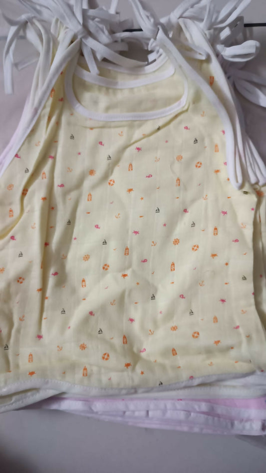 Soft and breathable Muslin Dori Zabla, made from 100% muslin cotton with adjustable ties for a comfortable and secure fit for your baby.