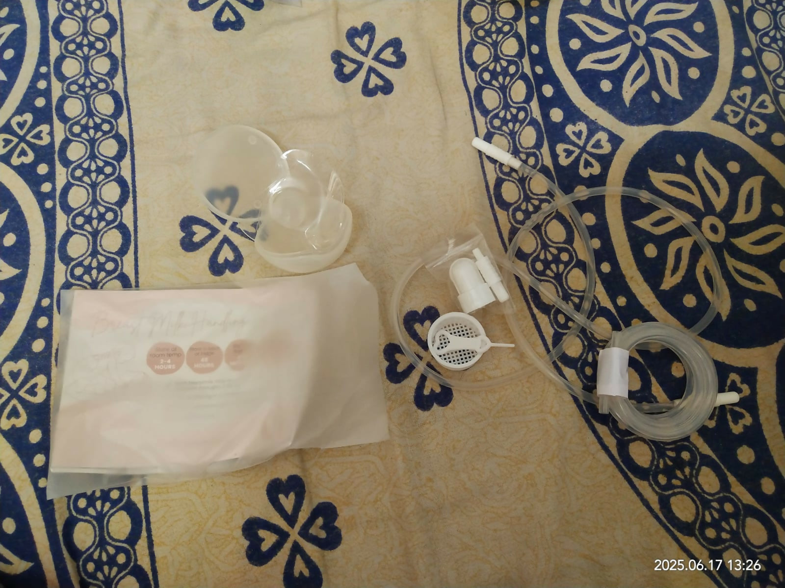 Milkbar electric breast pump – powerful, quiet, and portable solution for comfortable and efficient breastfeeding.

