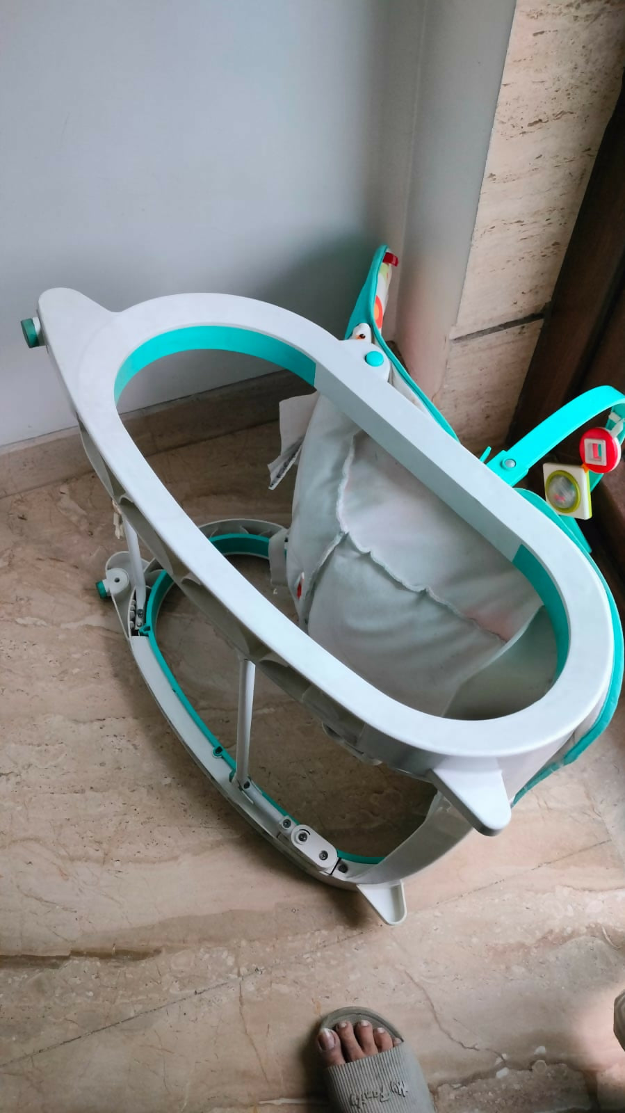 From gentle naps to playful wiggles—comfort begins with FISHER PRICE.

