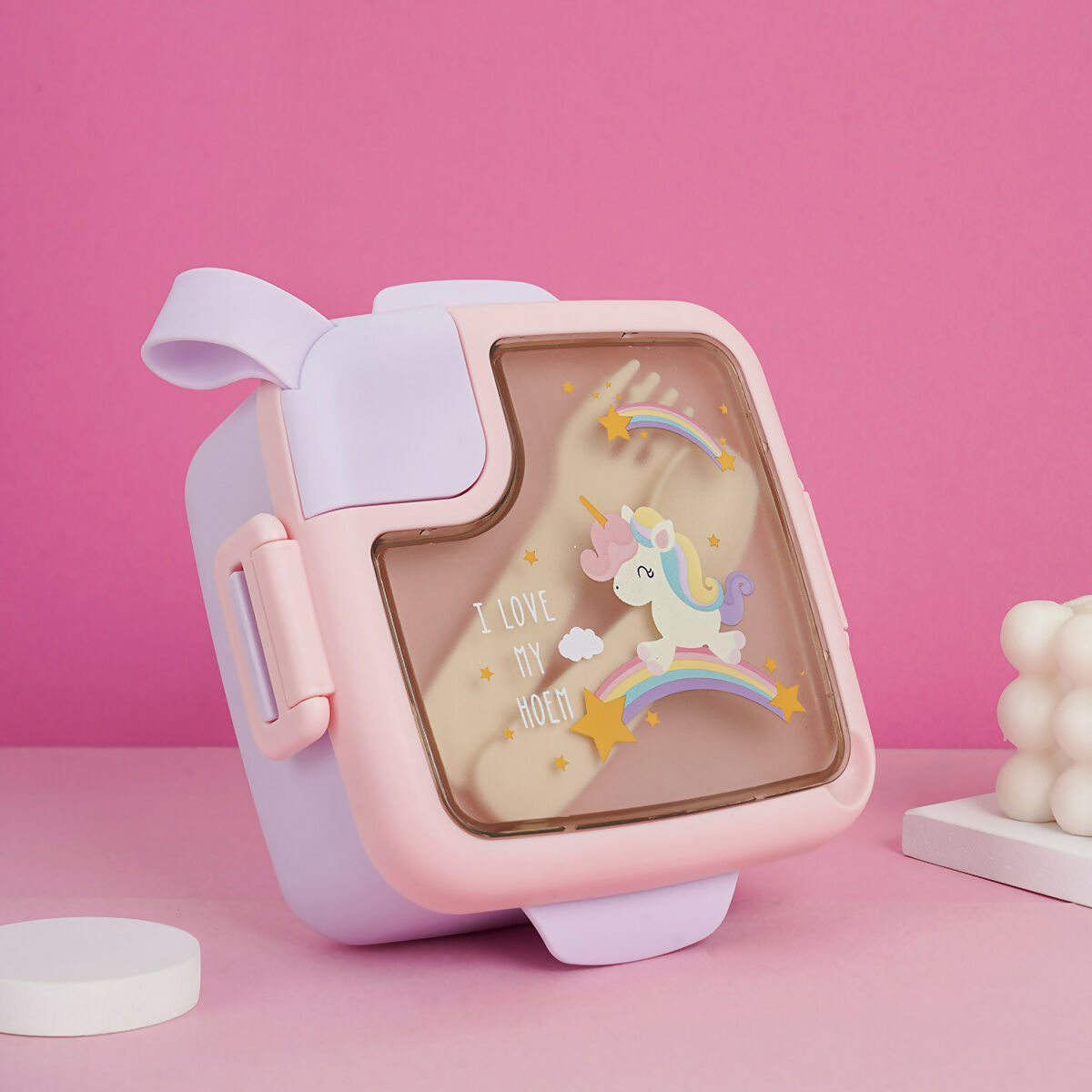 This Bento lunch box will keep your food, sandwiches, soups, beverages fresh for lunch, so you can pack your kids' lunches in the morning, and it will stay warm until lunch time.