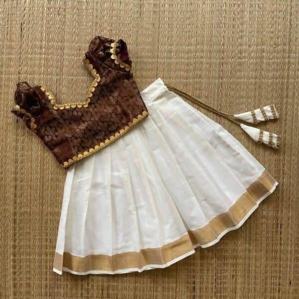Let your little princess shine in this beautiful baby girl frock/dress, designed for comfort and style. 