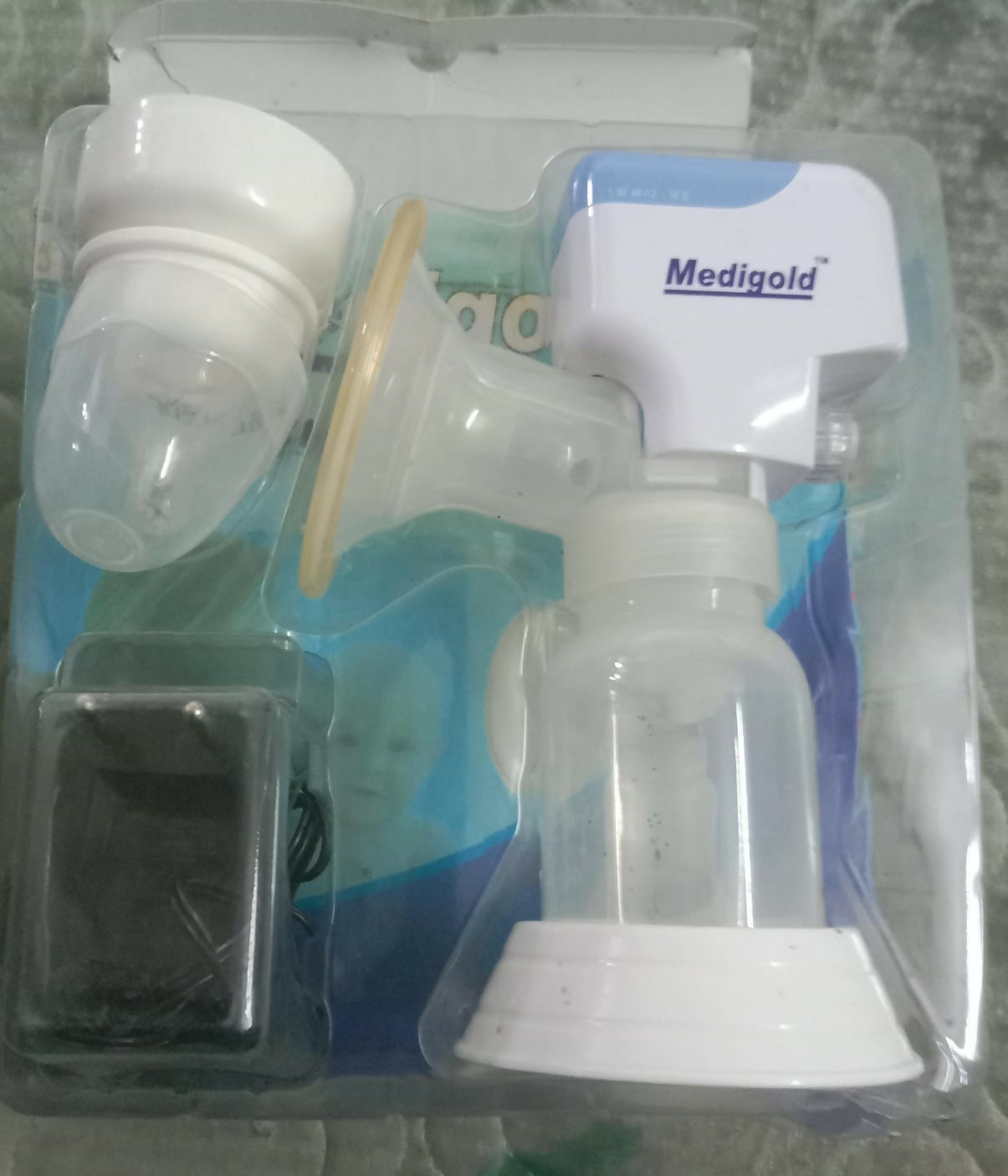 MEDIGOLD Electric Breast Pump: Efficient and Comfortable Breastfeeding Solution for Moms.