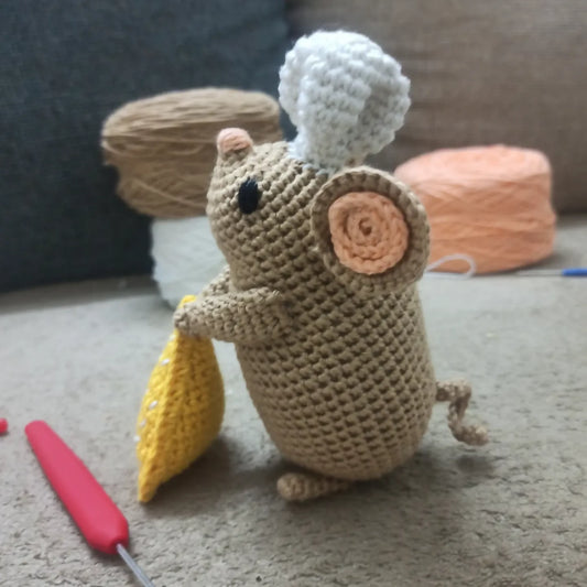 Crochet mouse