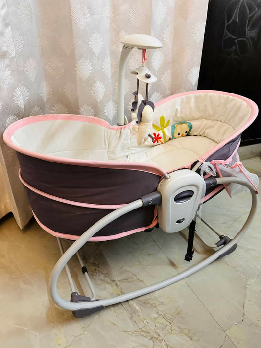 MASTELA 5 in 1 rocker & bassinet – soothing, multi-use comfort with music, vibration, and more for your baby’s everyday needs.

