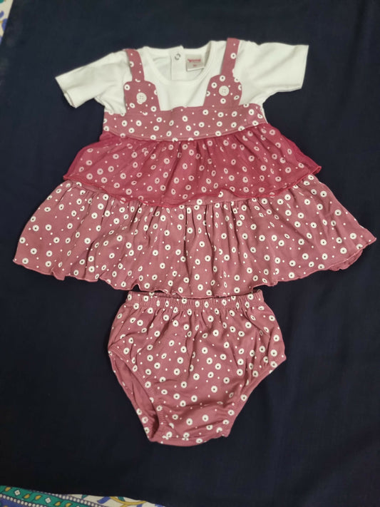 Adorable and practical, our Frock/Dress with Shorts set for baby girls combines elegance and comfort, perfect for playtime and special occasions.