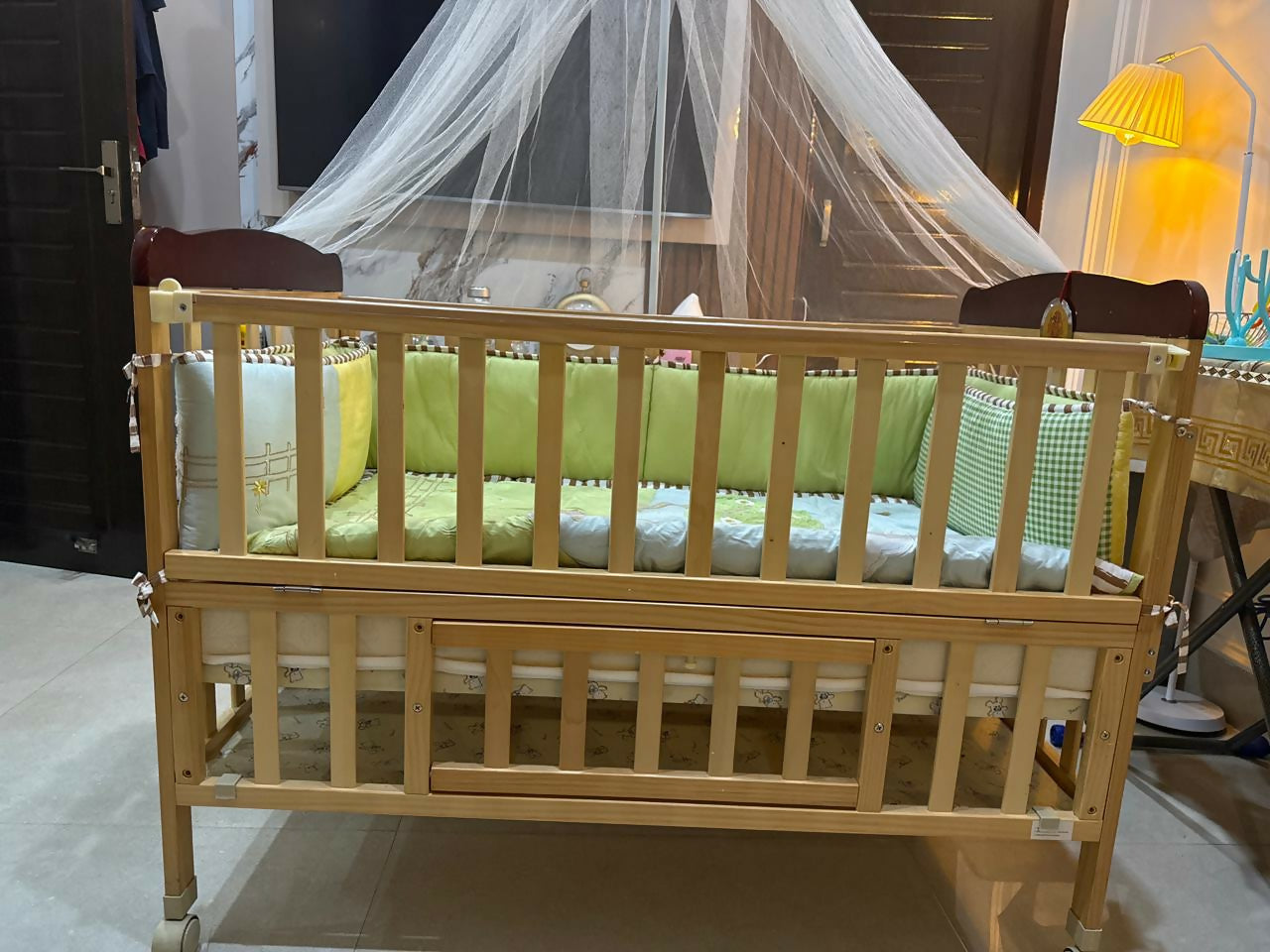 BABYHUG Hamilton Wooden Cot