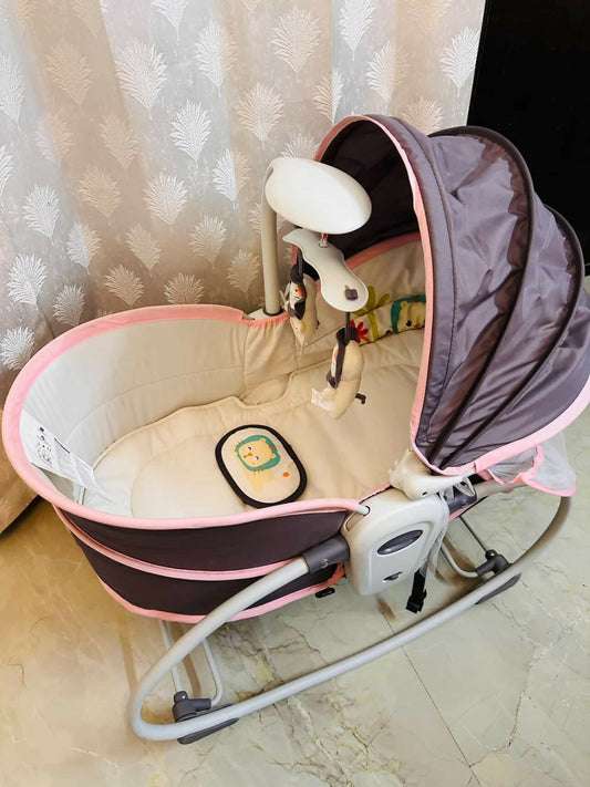MASTELA 5 in 1 rocker & bassinet – soothing, multi-use comfort with music, vibration, and more for your baby’s everyday needs.

