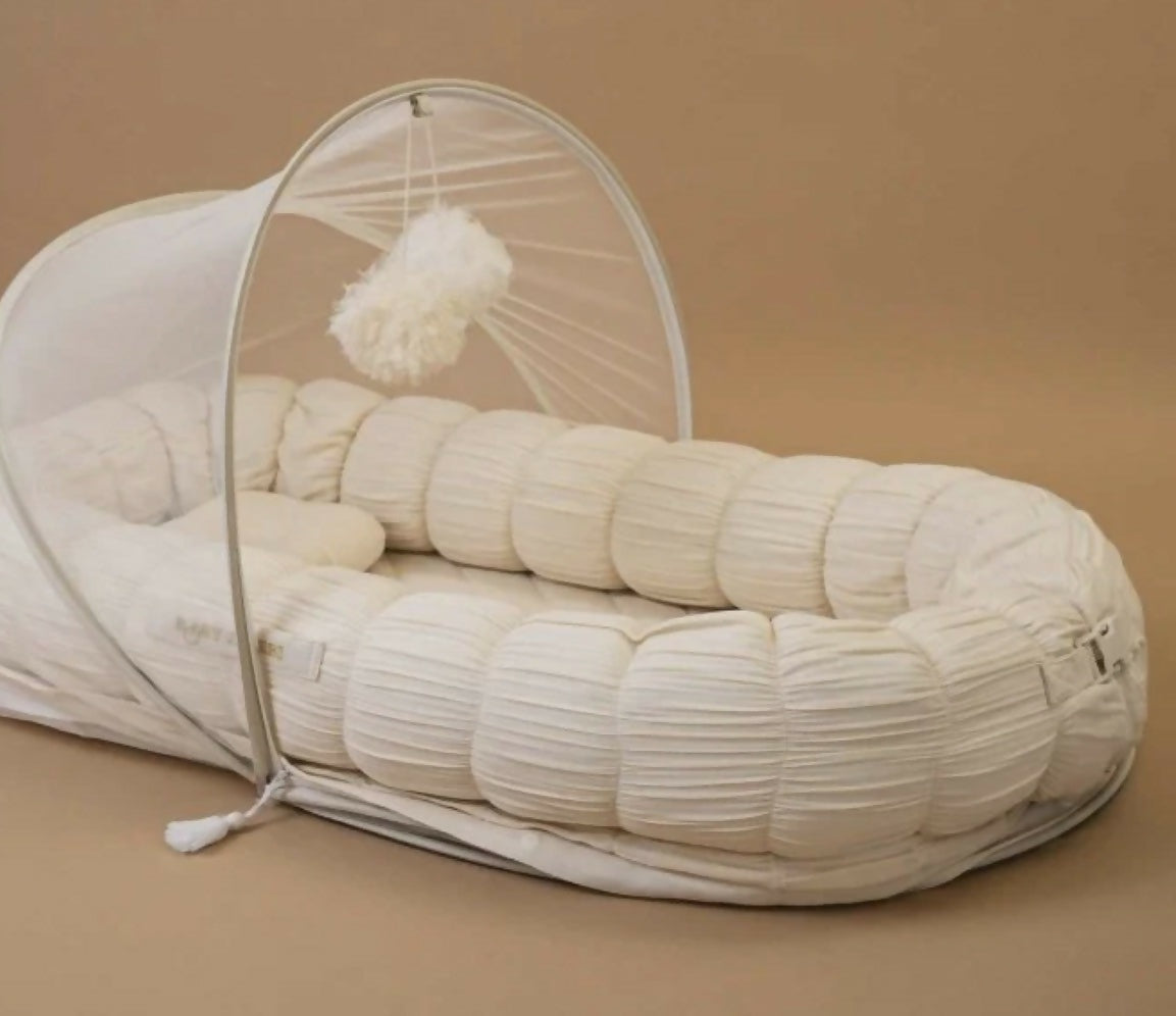 Cloud nest by Baby Jalebi - nest/lounger