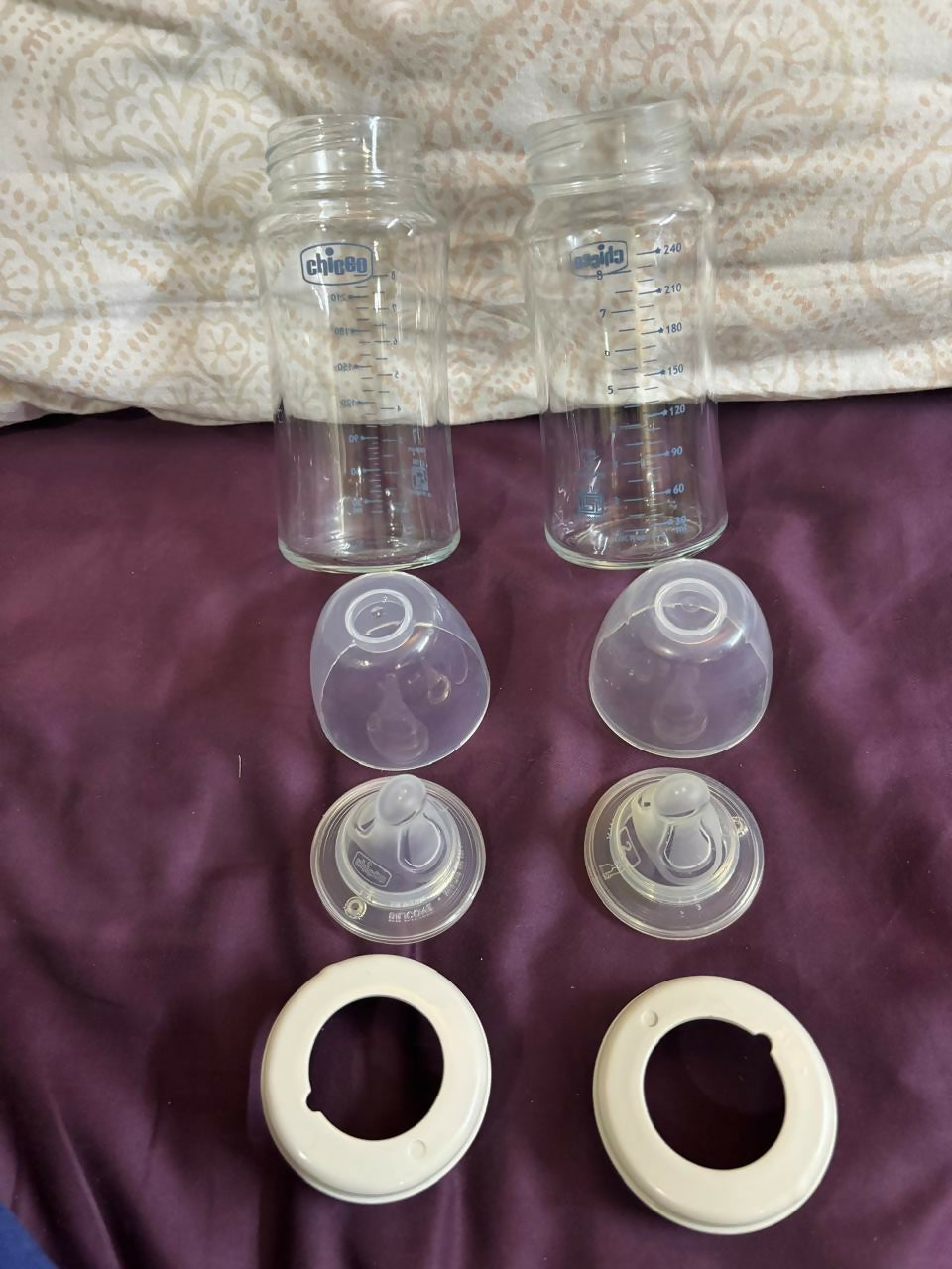 CHICCO glass feeding bottles – premium, anti‑colic glass bottles for safe and pure feeding.

