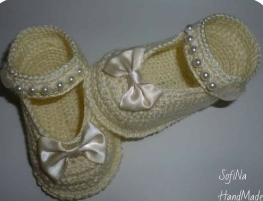 Add a personal touch to your baby girl’s wardrobe with Customized Footwear – designed for maximum comfort and style, offering a variety of colors, patterns, and embellishments for a unique look.