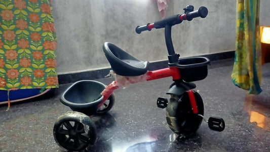 BAYBEE tricycle – safe, sturdy, and fun ride-on for toddlers learning to pedal.

