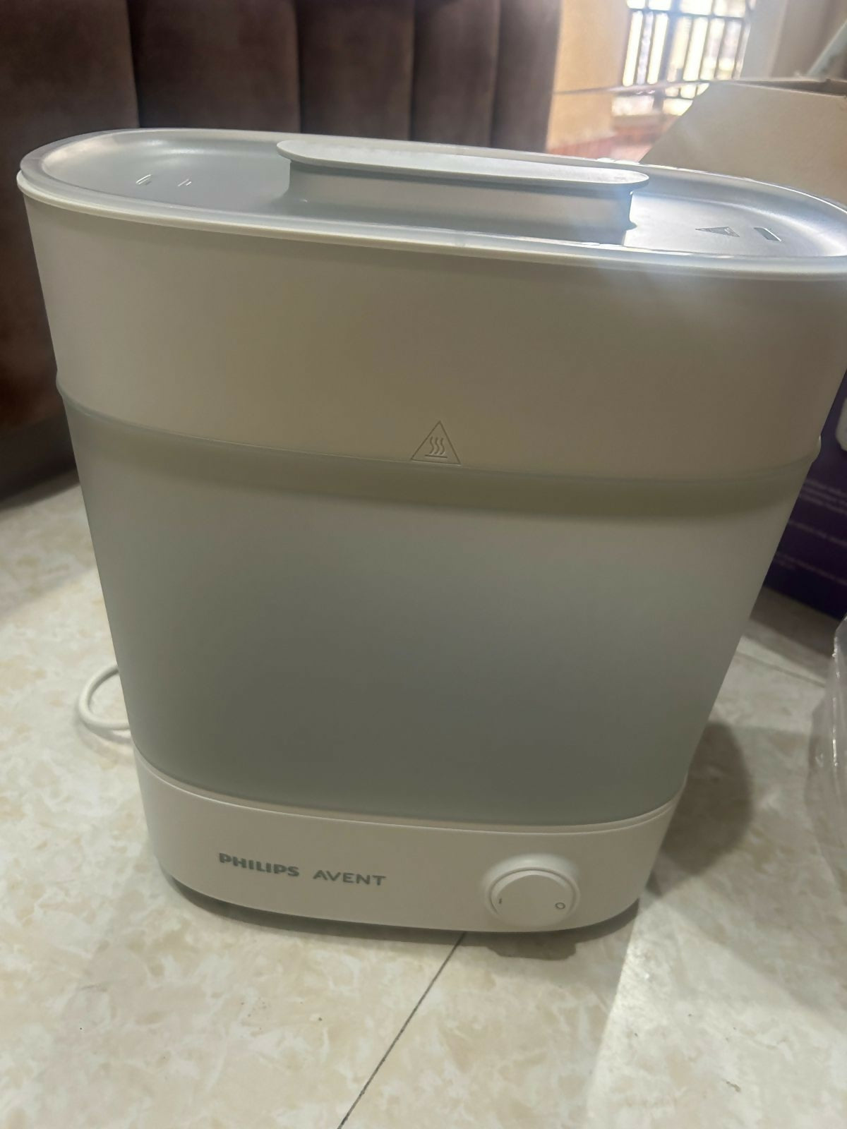 PHILIPS AVENT bottle sterilizer – quick, safe, and chemical-free sterilization for your baby’s essentials.
