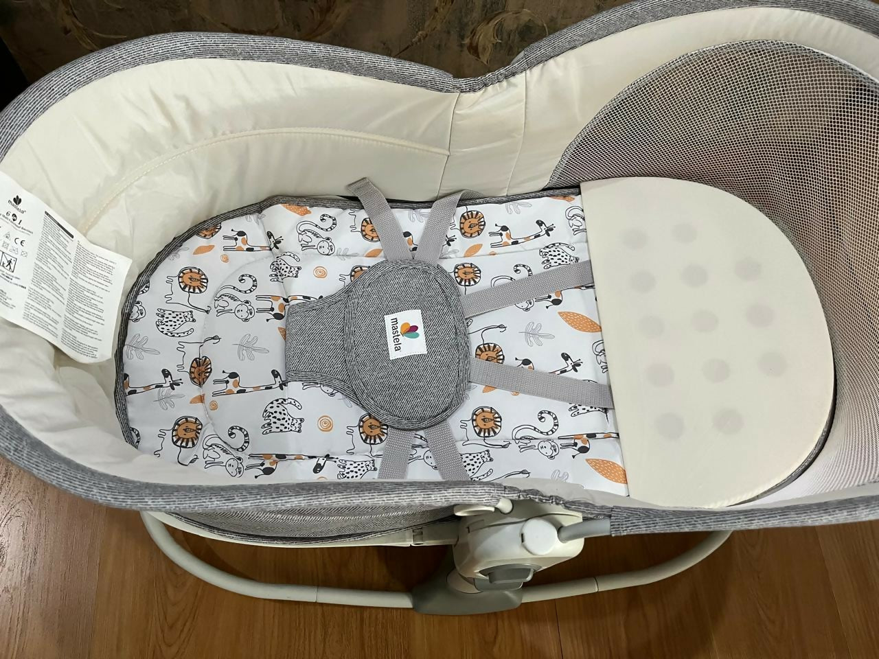 The Mastela Deluxe 6-in-1 Multifunction Bassinet is the all-in-one solution that grows with your baby, offering comfort, safety, and convenience in every stage of development!