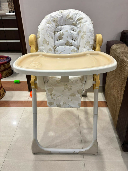 Parents looking for a functional, comfortable, and adorable highchair for daily feeding.


