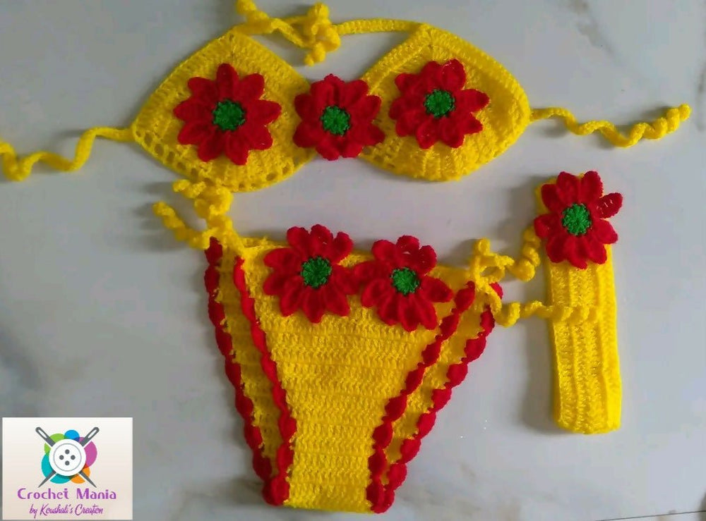 Crocheted bikini set with red flowers 