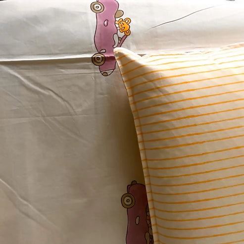 White kids bedsheet – soft, fun, and perfect for a cozy and cheerful bedroom.

