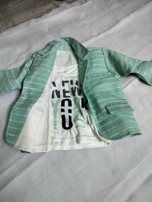 Upgrade your child's wardrobe with our Overcoat paired with a Sleeveless T-Shirt, offering style and comfort for everyday wear.