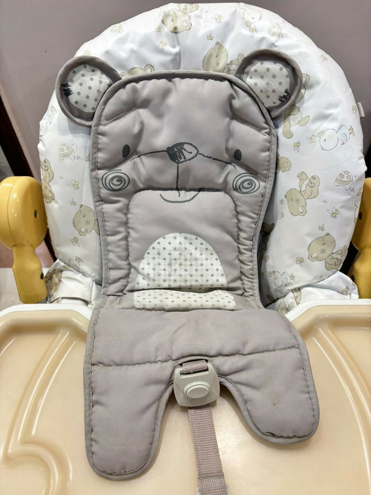 Parents looking for a functional, comfortable, and adorable highchair for daily feeding.

