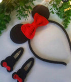 Our collection of headbands and tic-tac clips provides the perfect combination of style and function to complete any hairstyle. 