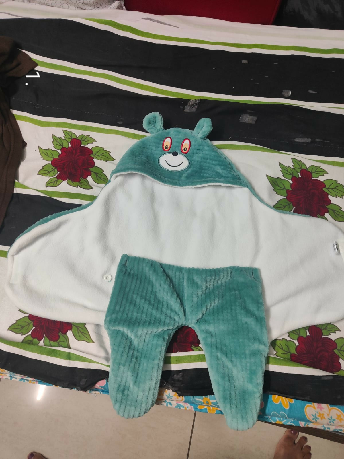 Baby Hooded Velvet Blanket/Swaddle (Green colour)