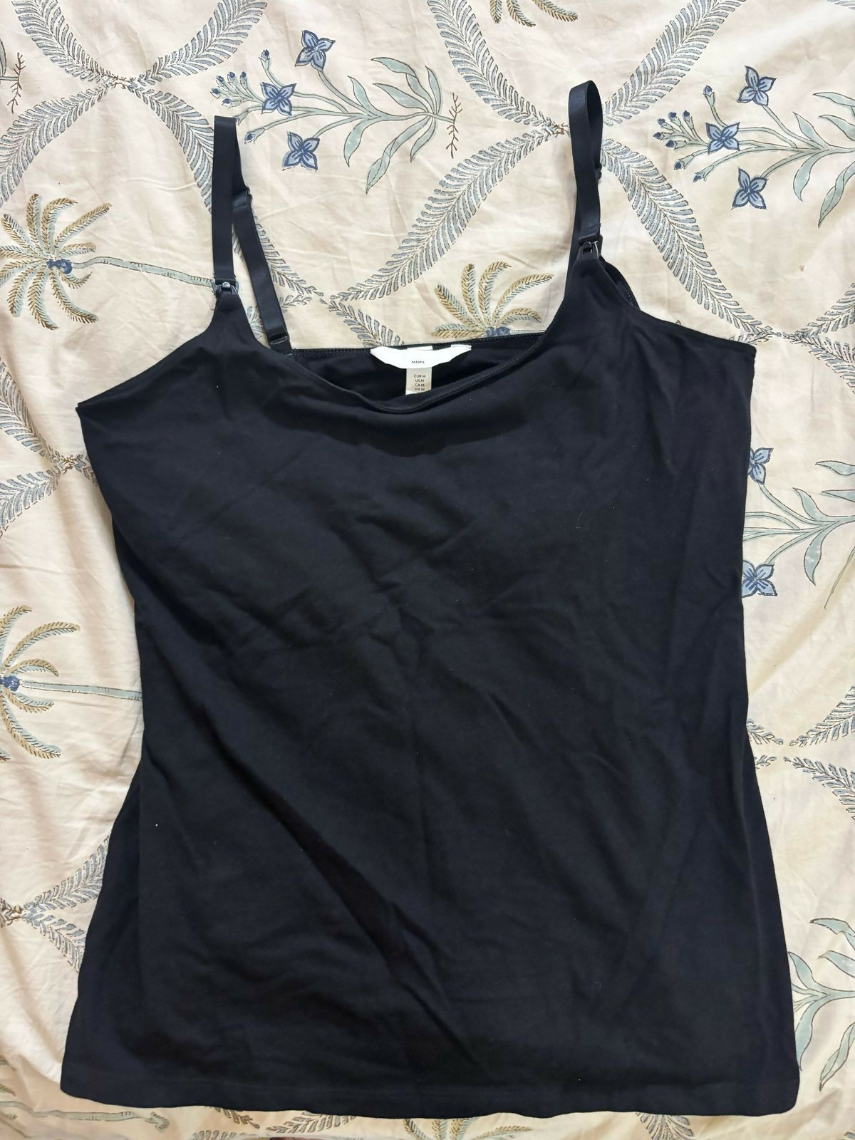 Shop MAMA 2-pack nursing tops – soft, practical, and easy for everyday breastfeeding.

