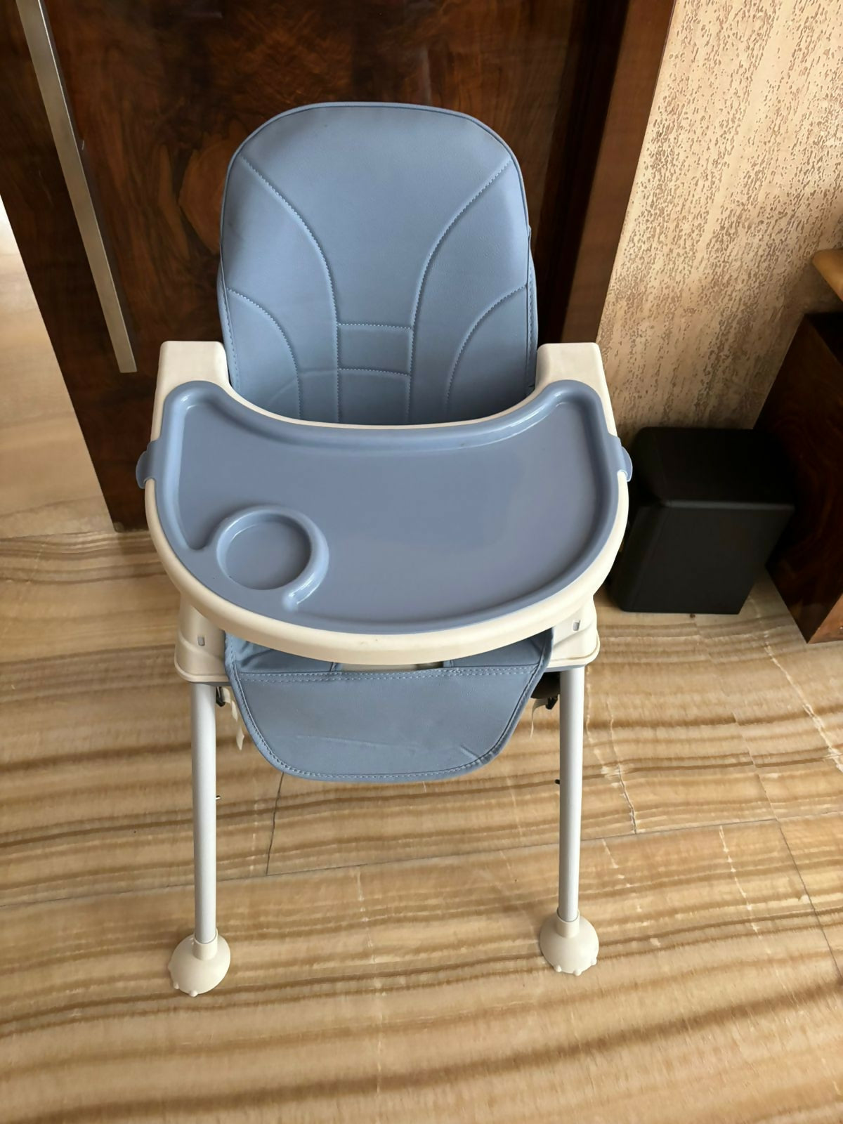 Feed your little hero in style and comfort with the Tony Stark High Chair, designed for ultimate safety, adjustability, and modern appeal.