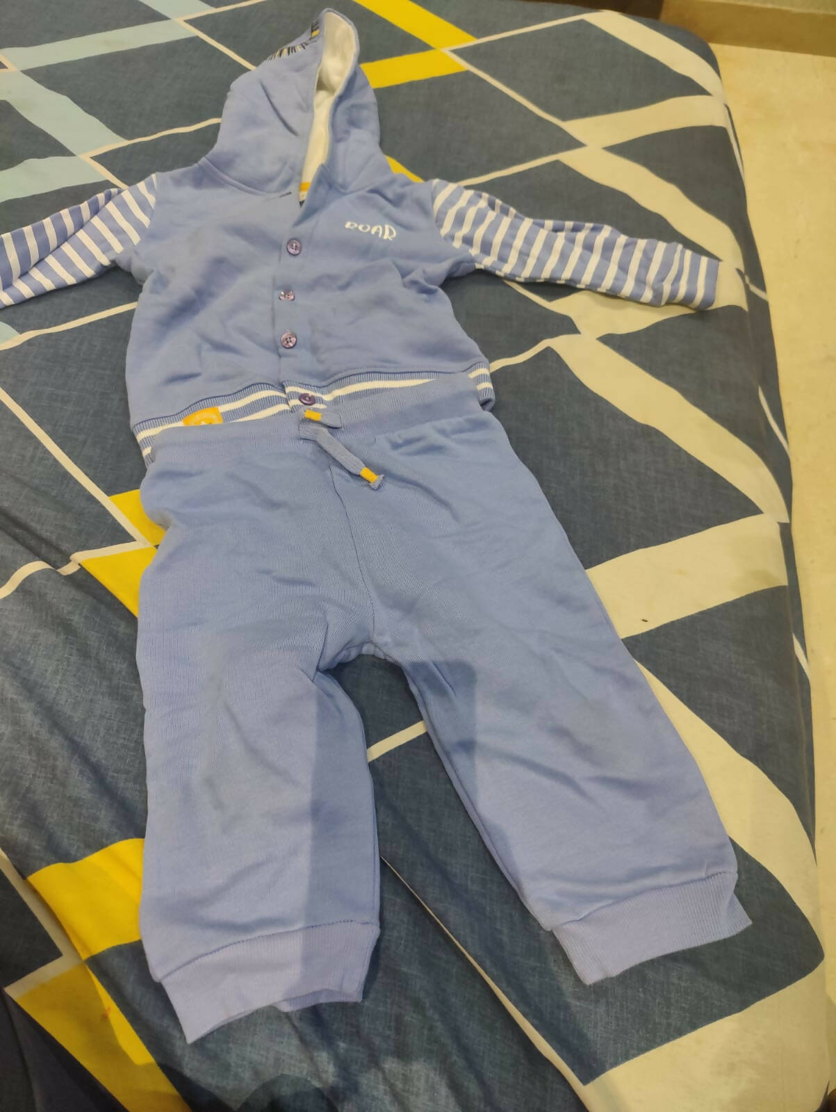 KARROT Hoodie and pant for Baby - PyaraBaby