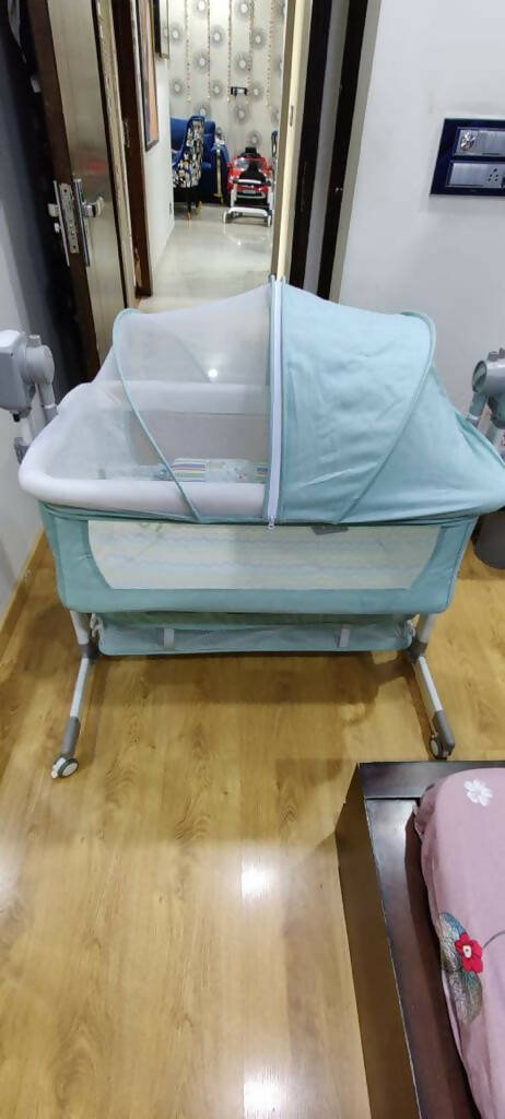 STAR AND DAISY Electric Baby Swing Cradle with Remote Control (EC03) - PyaraBaby
