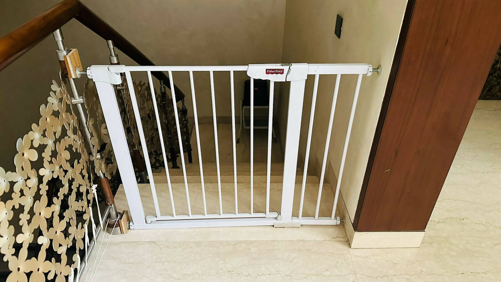 Safeguard your home effortlessly with our EasyInstall Pressure-Mounted Gate - no tools needed, just peace of mind!