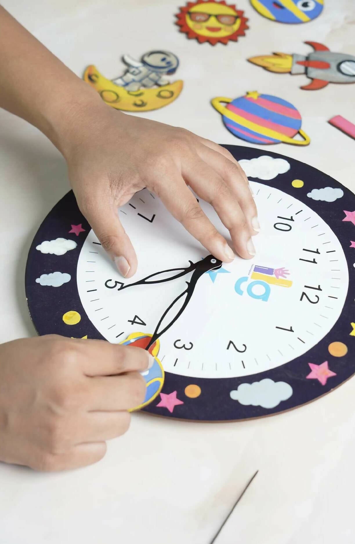 ILEARNNGROW DIY Space Exploration Clock - PyaraBaby