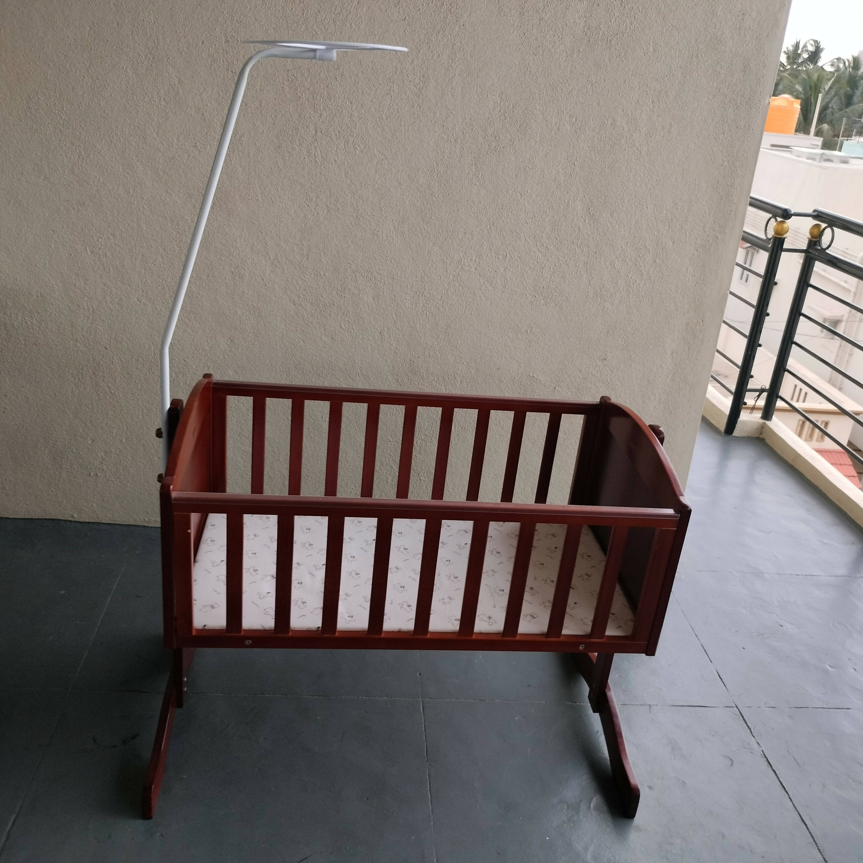 APPLE BABY Wooden Cradle - PyaraBaby