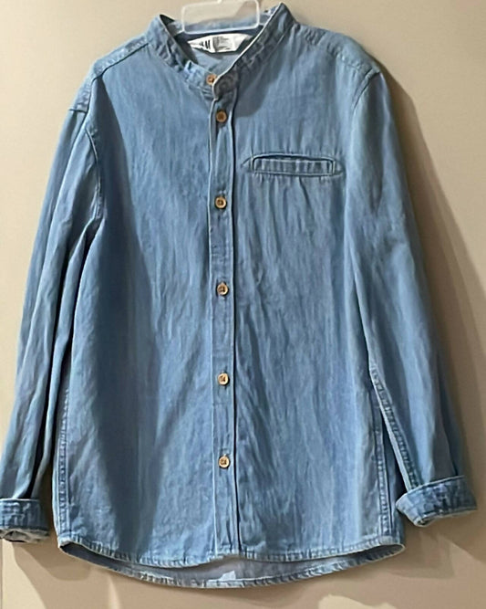 Discover the H&M Full Sleeves Top for Baby Girls—a perfect blend of comfort and style for your little fashionista!