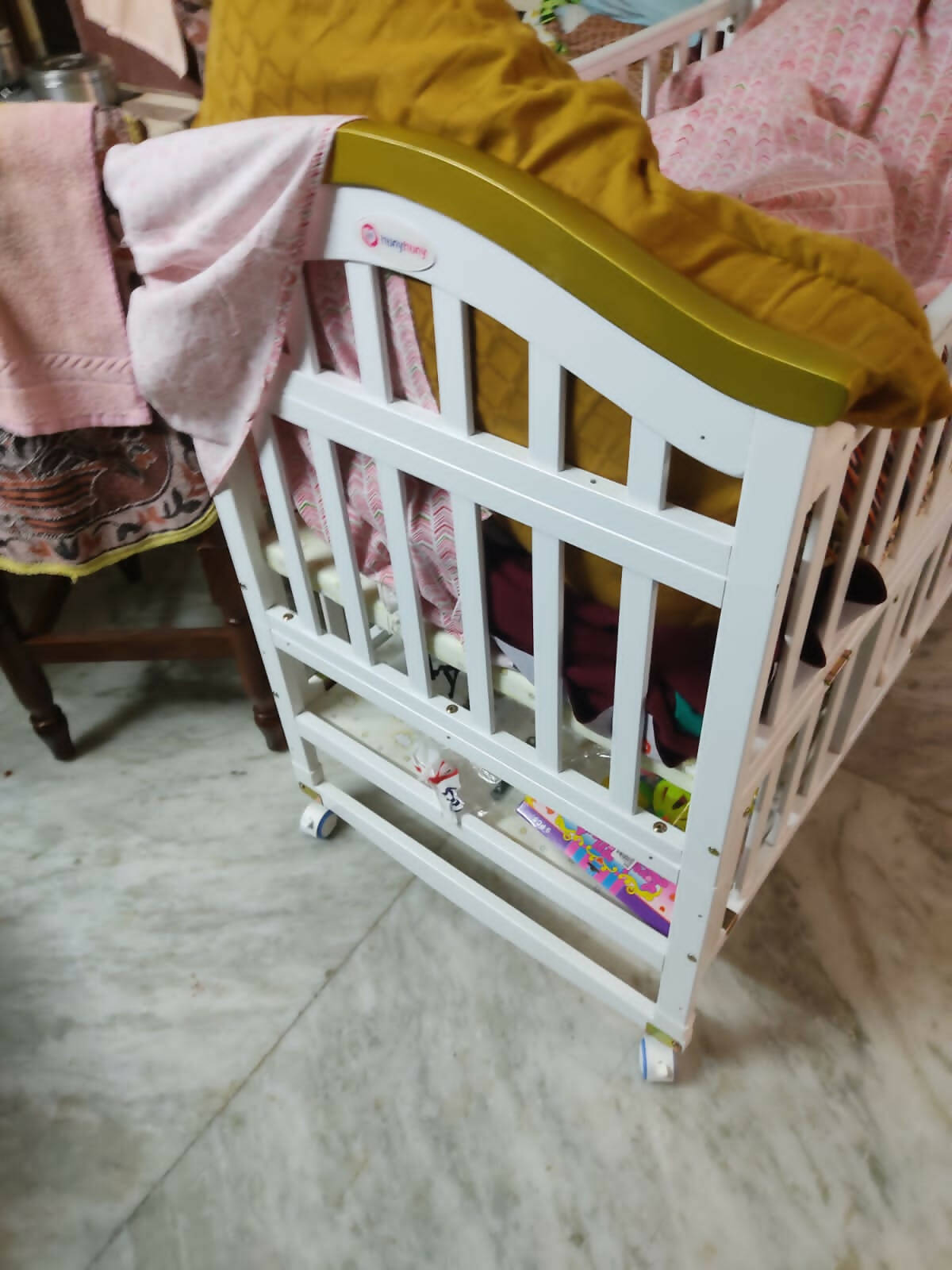 HUNY HUNY Crib 12 In 1 Rocking Cot , Dimensions: 123×66×100 cm - PyaraBaby