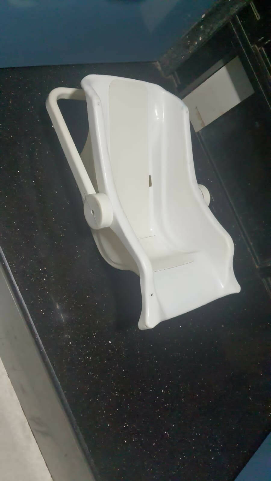 Carry Cot cum Car Seat cum Rocker cum Bath Tub - PyaraBaby