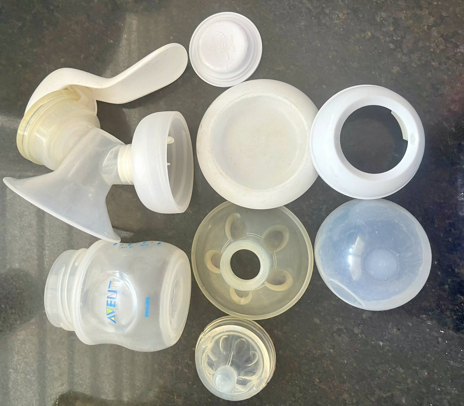 Feeding Bottle, Milk Bottles and Manual Pumping Machine Avent Full Set - PyaraBaby